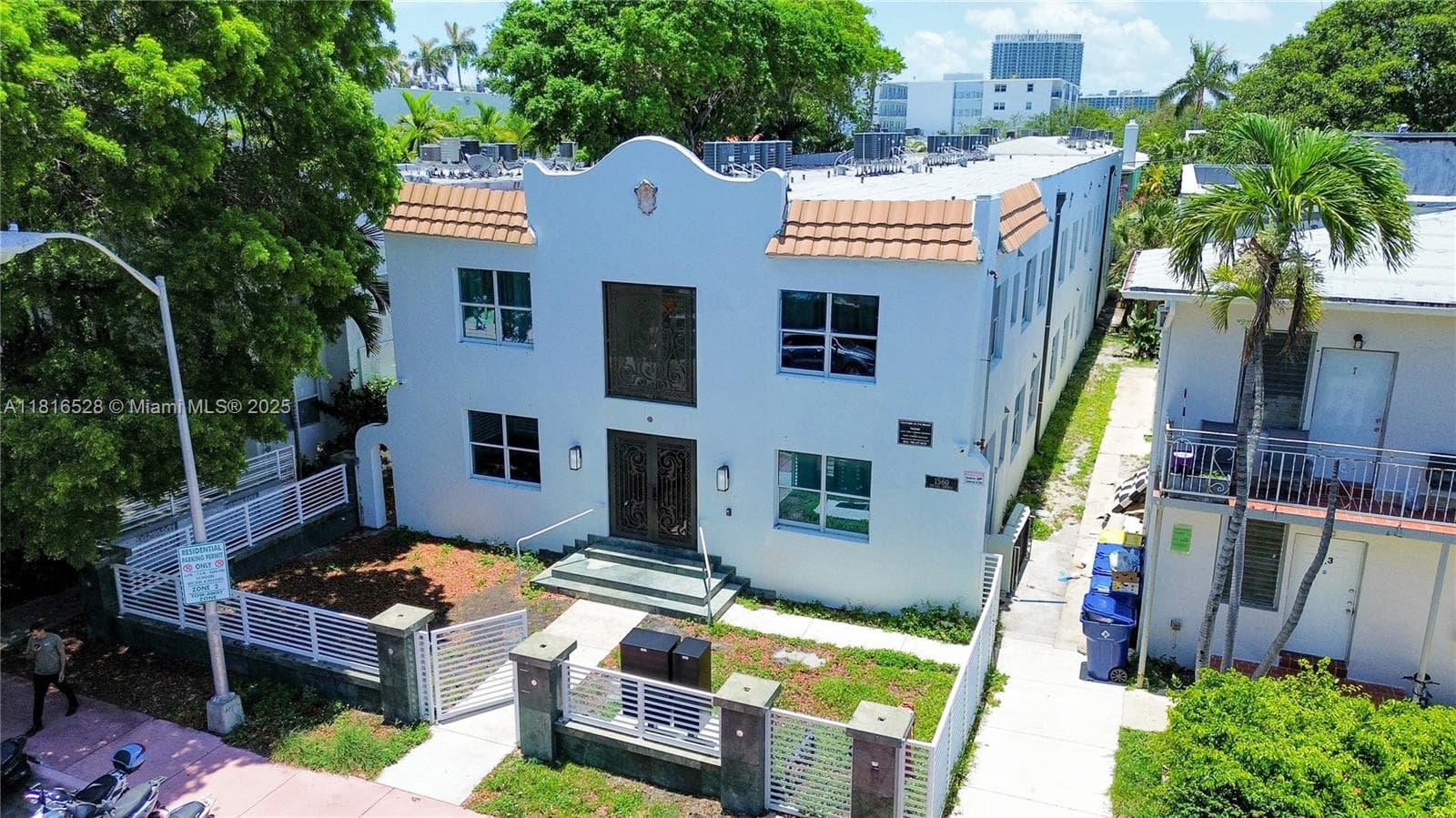 Miami Beach, FL, 33139