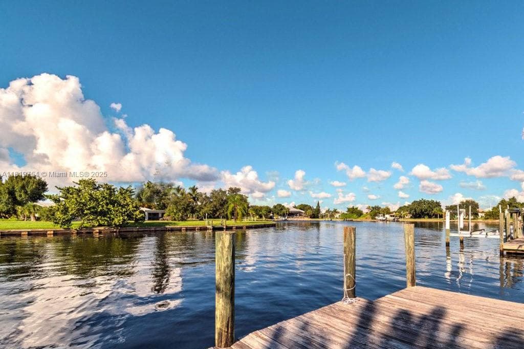 2118 NE 26th St, Cape Coral FL 33909