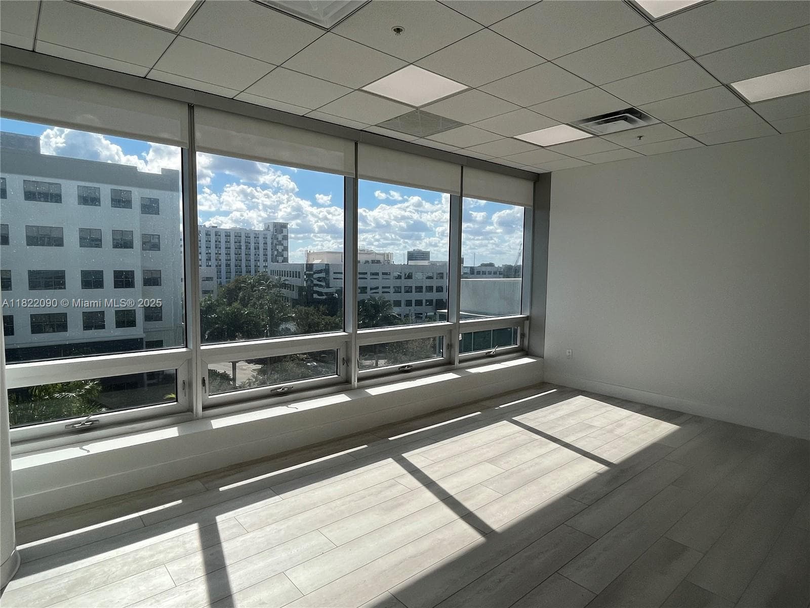 20900 NE 30th Ave # 412, Aventura FL 33180