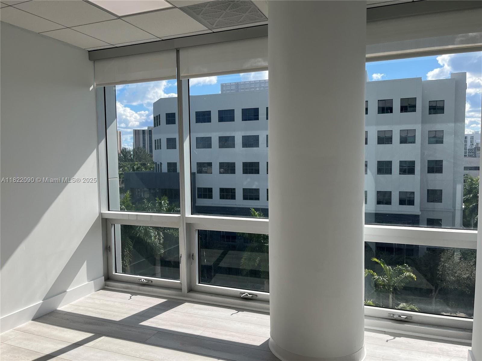 20900 NE 30th Ave # 412, Aventura FL 33180