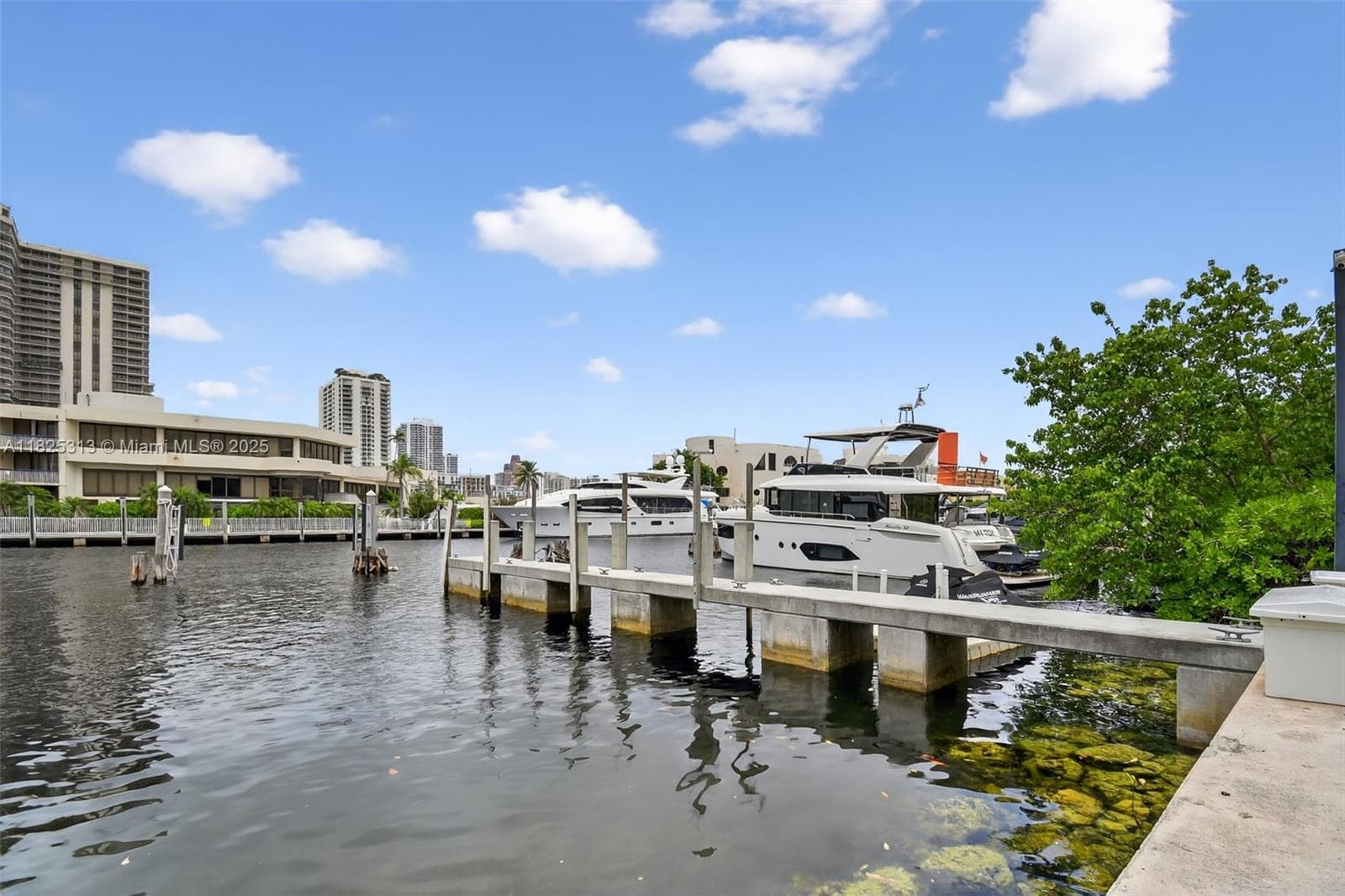 19925 NE 39th PL Boat Slip #14, Aventura FL 33180
