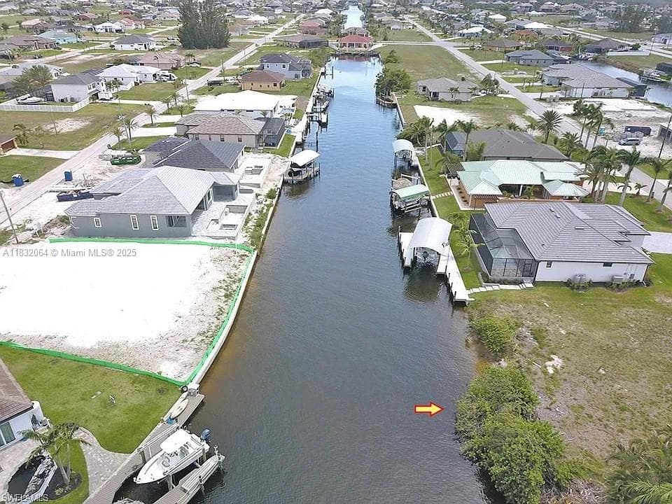 1253 NW 39th Ave, Cape Coral FL 33993