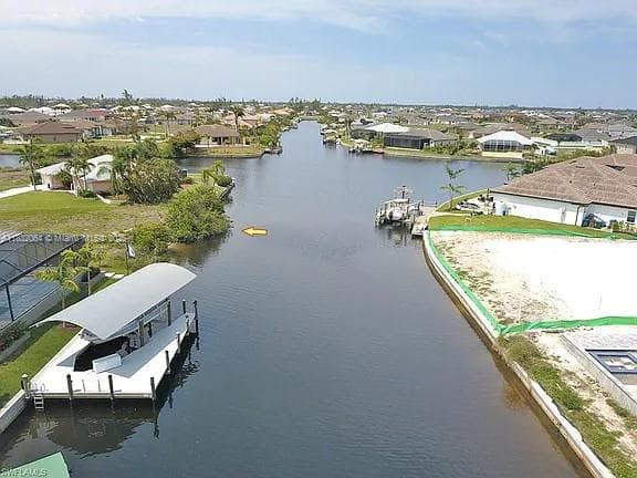 1253 NW 39th Ave, Cape Coral FL 33993