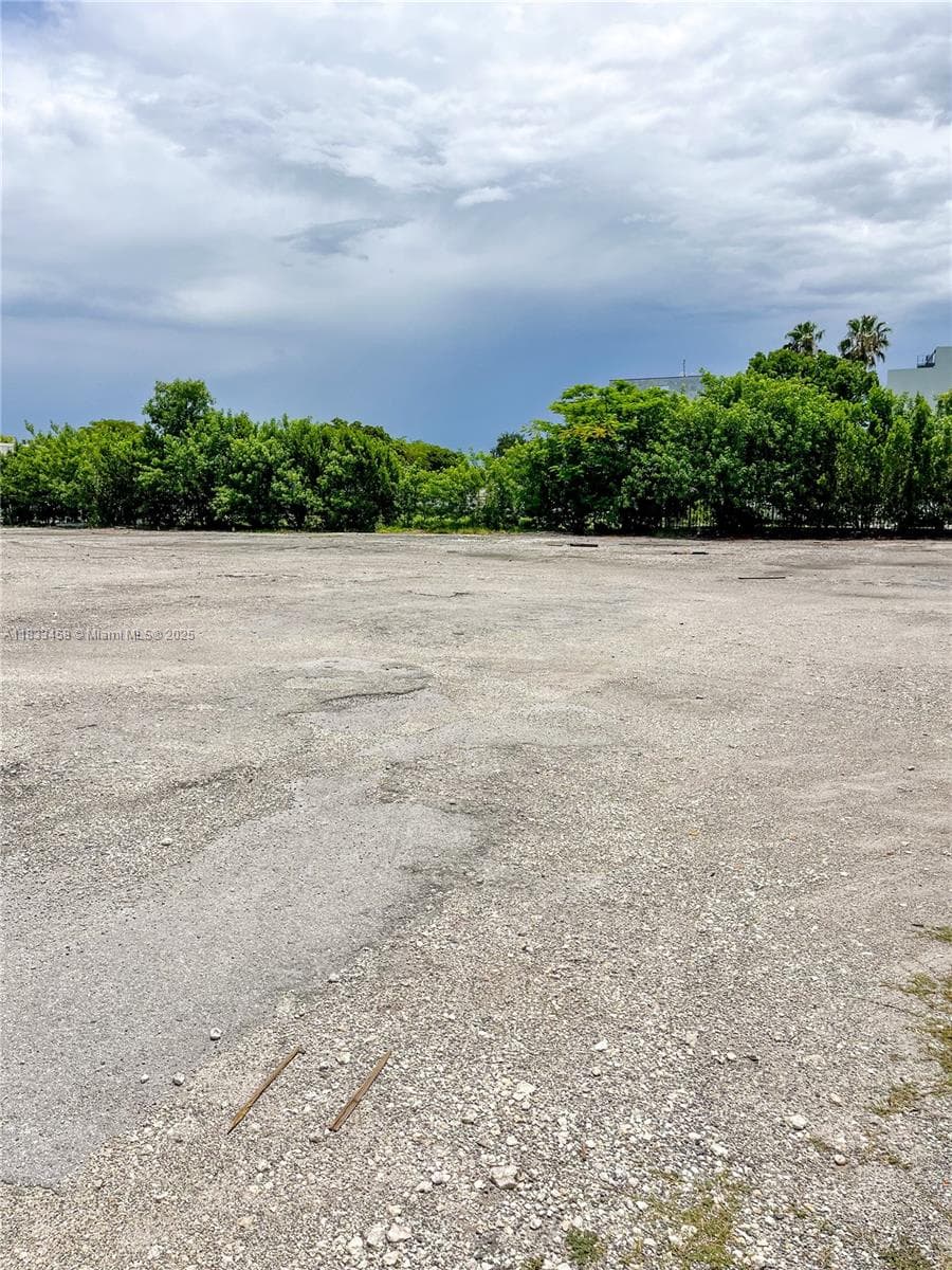 1401 NW 108th Ave, Sweetwater FL 33172