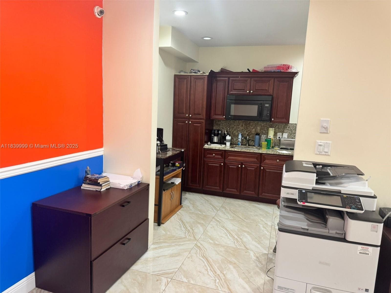 KITCHENETTE