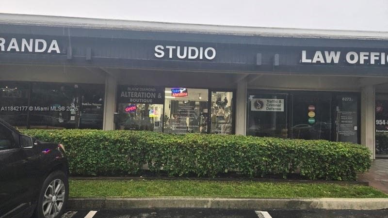 8275 W Broward Blvd, Plantation FL 33324