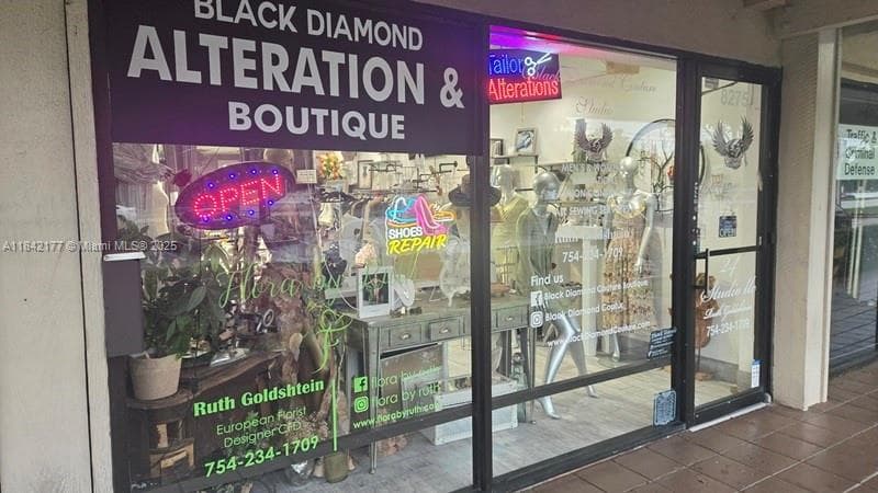 8275 W Broward Blvd, Plantation FL 33324