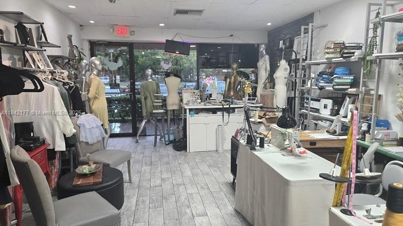 8275 W Broward Blvd, Plantation FL 33324