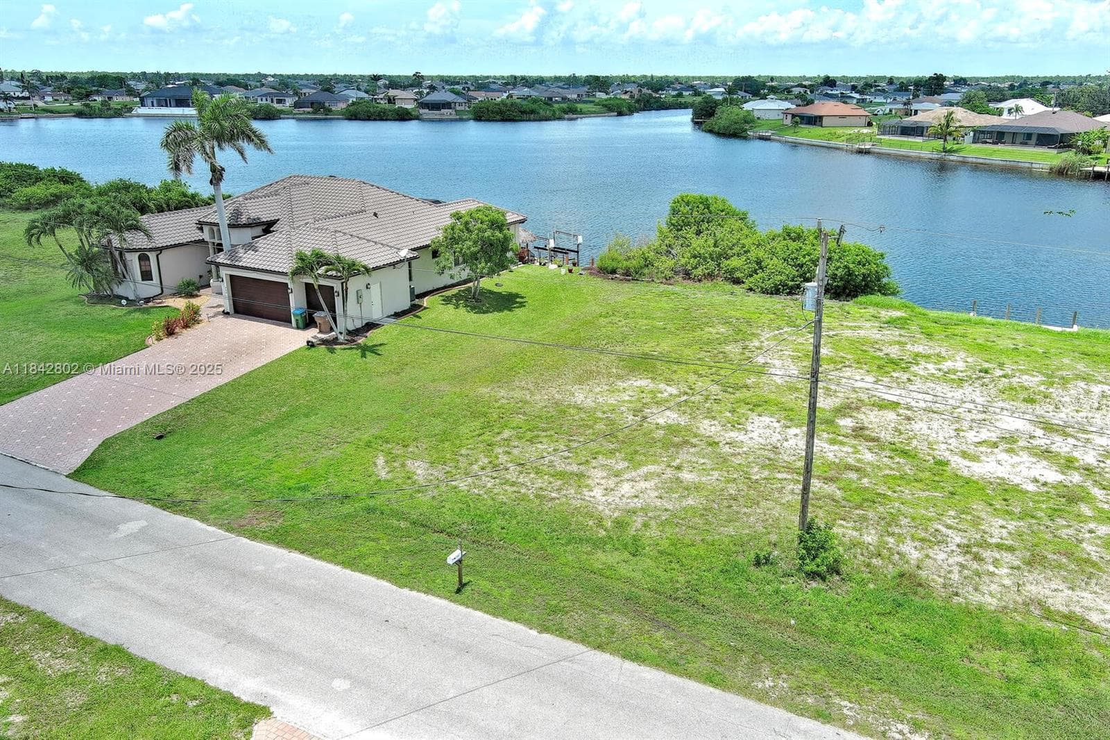 401 NW 24th Ter, Cape Coral FL 33993