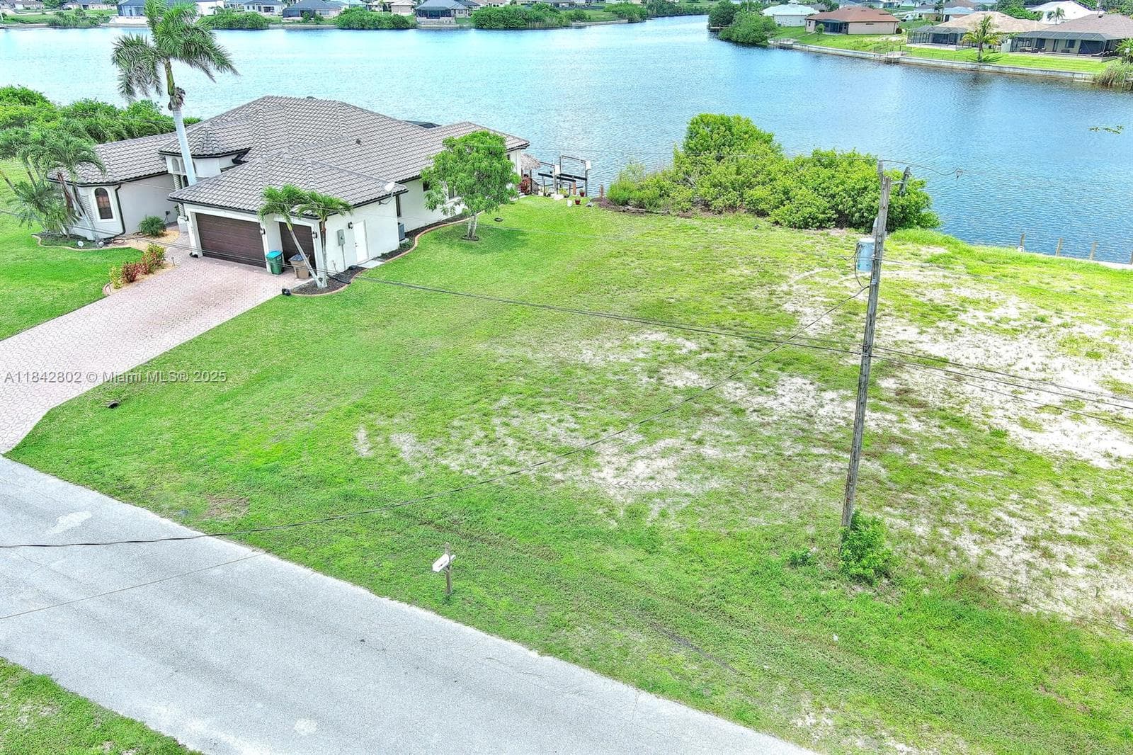 401 NW 24th Ter, Cape Coral FL 33993