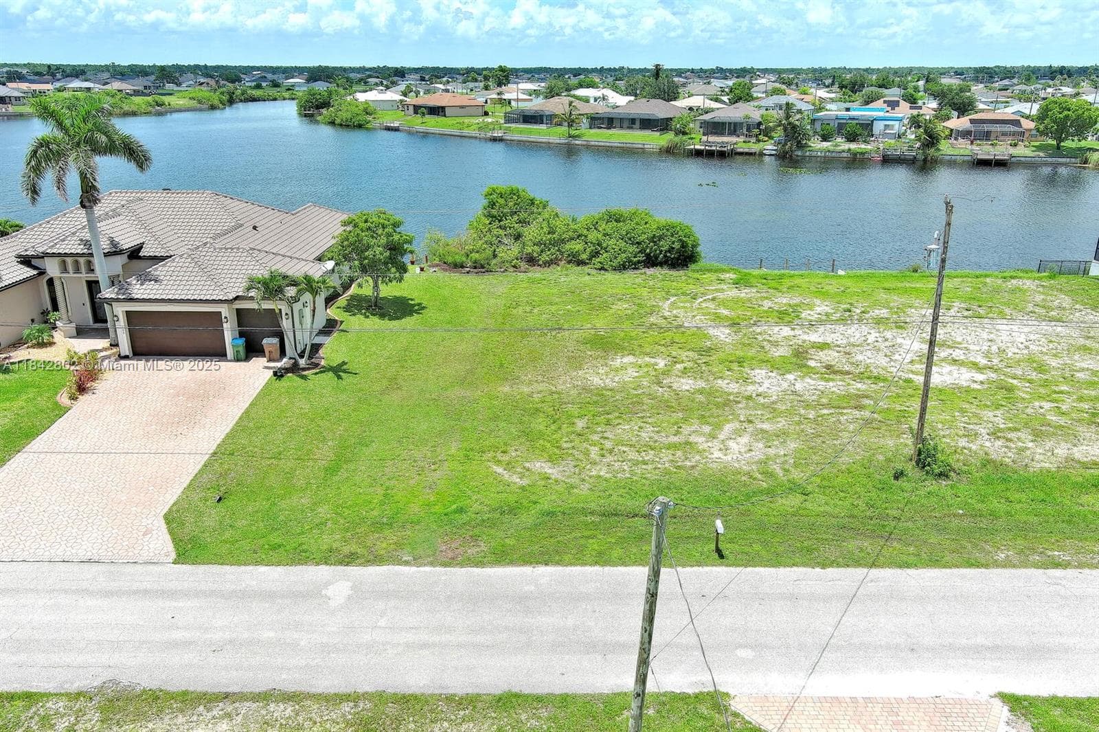 401 NW 24th Ter, Cape Coral FL 33993