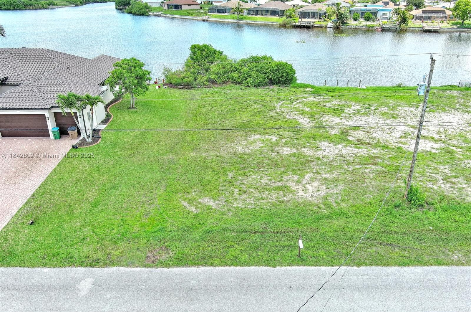 401 NW 24th Ter, Cape Coral FL 33993