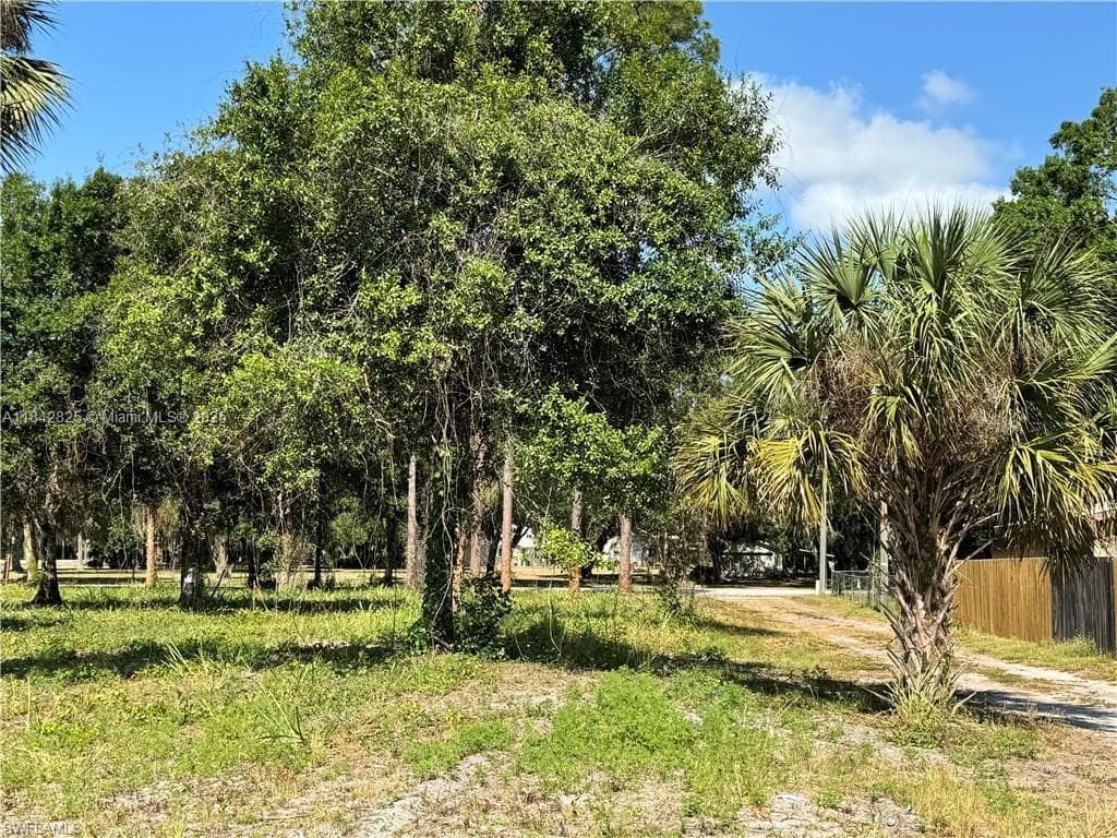 Magnolia Ave, LaBelle, FL 33935