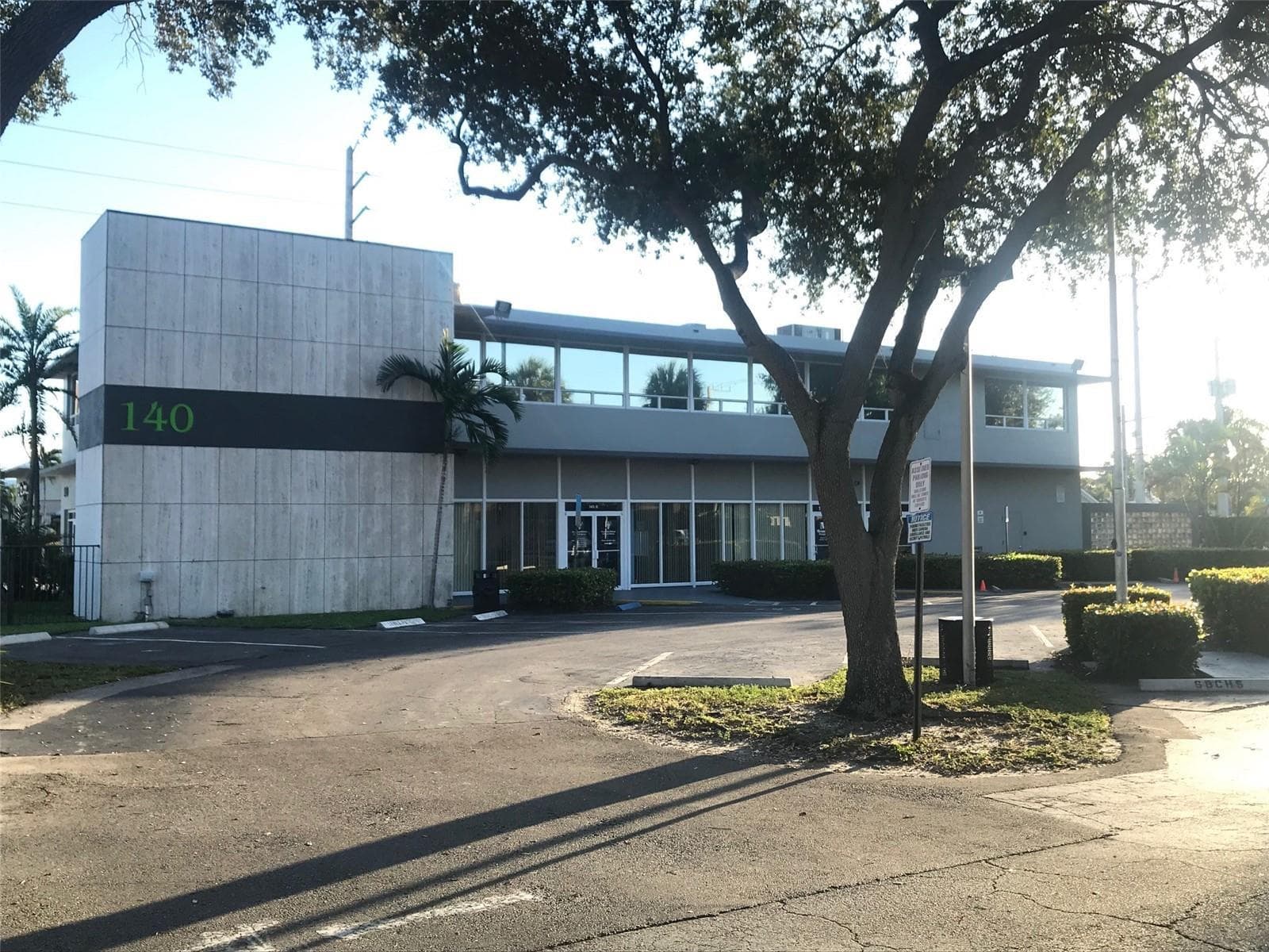 140 S Federal Highway, Dania Beach FL 33004