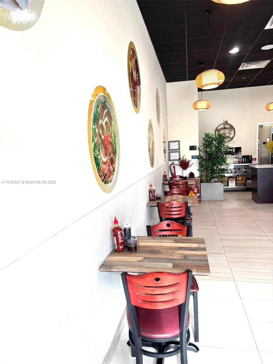 Pembroke Pines, FL, 33027