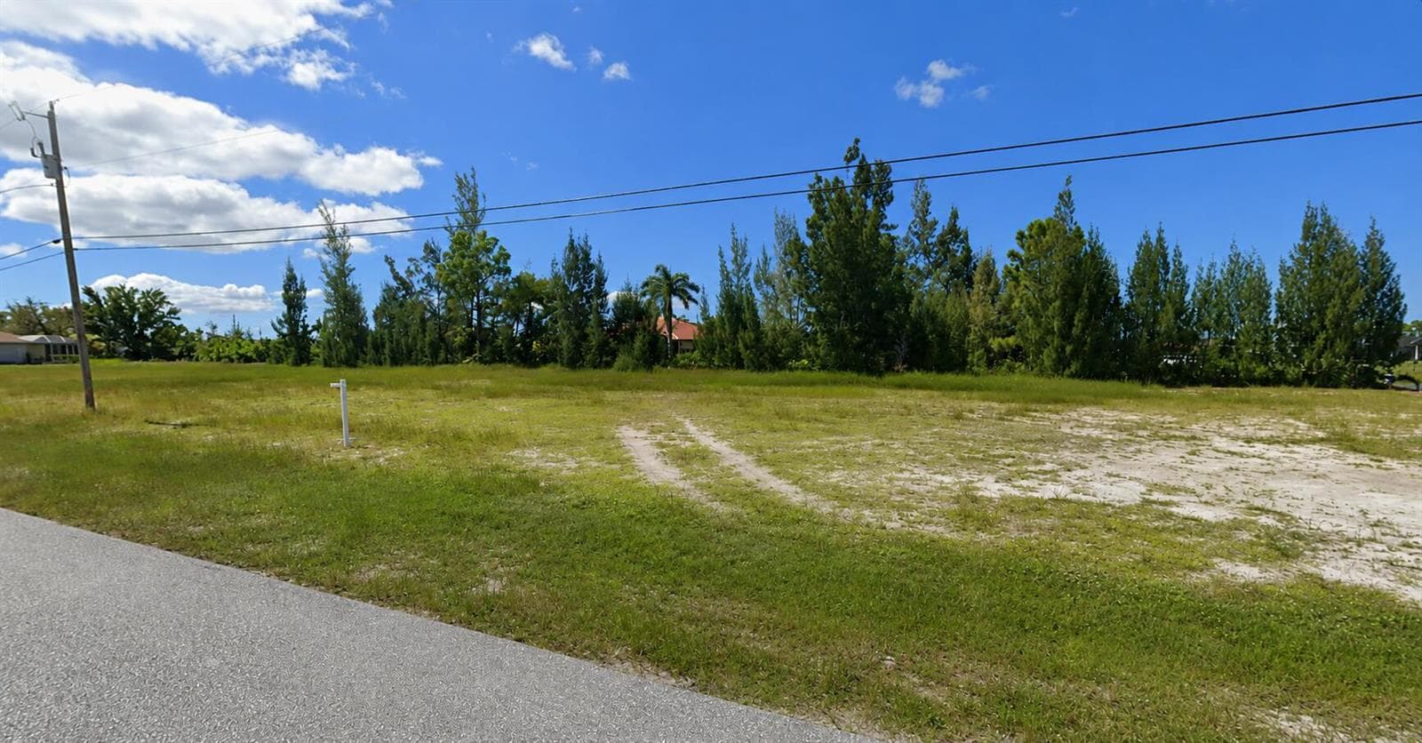 824 NE 23rd Terrace, Cape Coral FL 33909