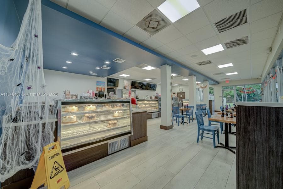 Bakery / Restaurant For Sale On Dixie HWY, Miami FL 33157