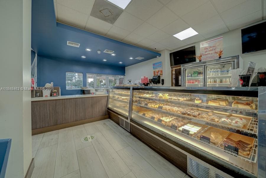Bakery / Restaurant For Sale On Dixie HWY, Miami FL 33157