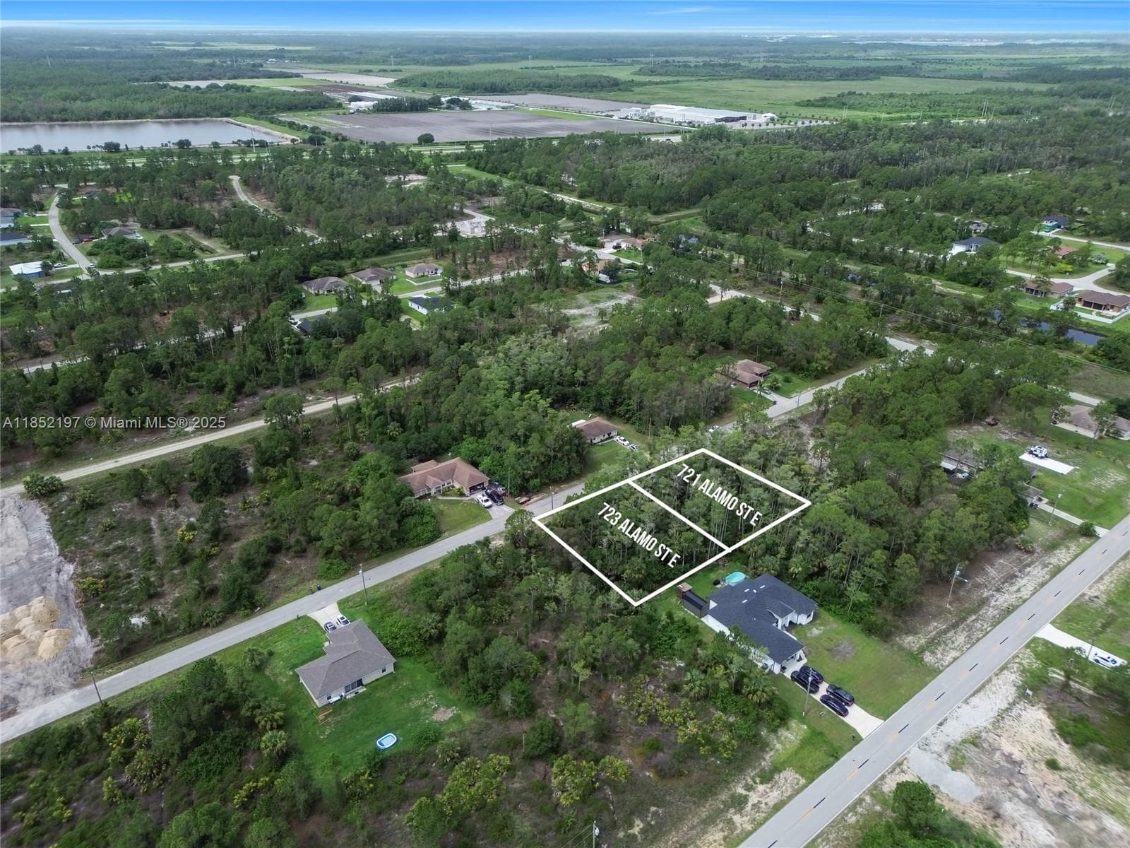 723 Alamo ST E, Lehigh Acres FL 33974