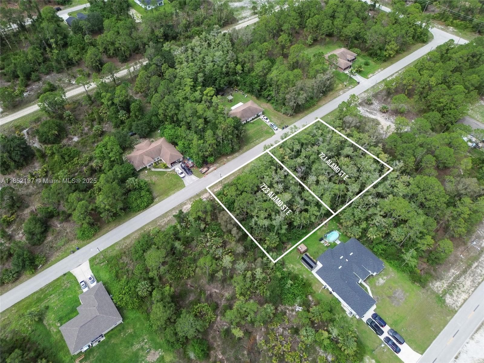 723 Alamo ST E, Lehigh Acres FL 33974