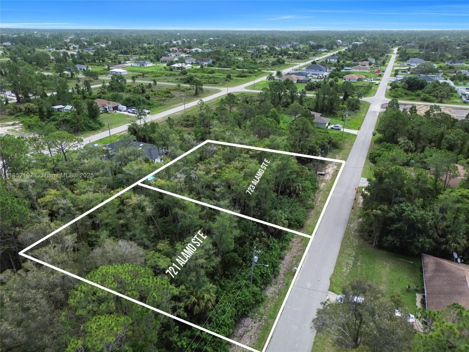 723 Alamo ST E, Lehigh Acres FL 33974