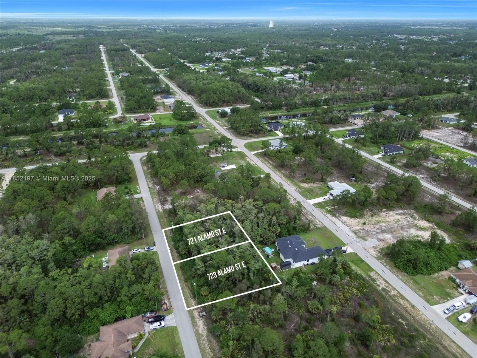 723 Alamo ST E, Lehigh Acres FL 33974