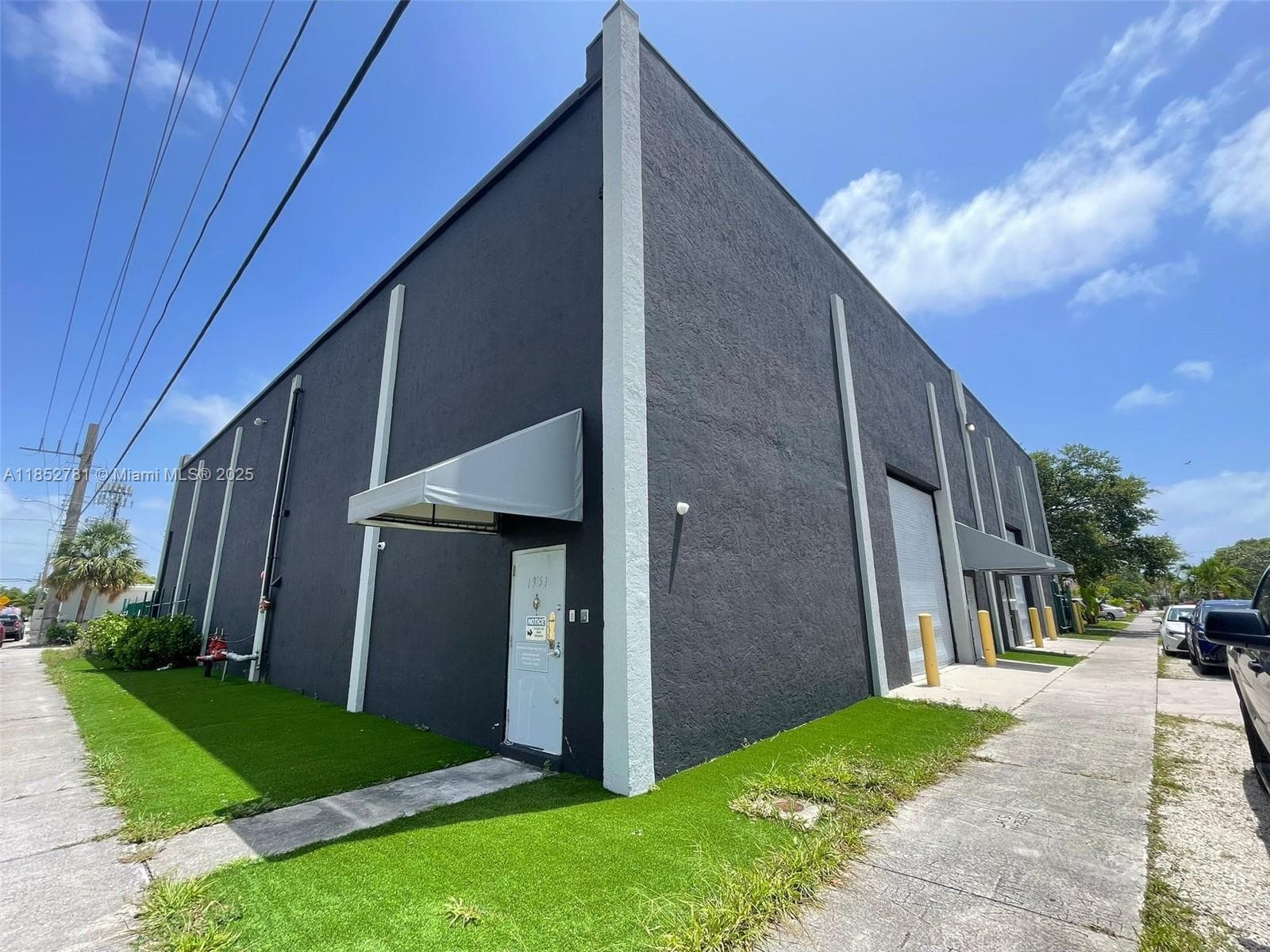 1951 Grant St, Hollywood FL 33020