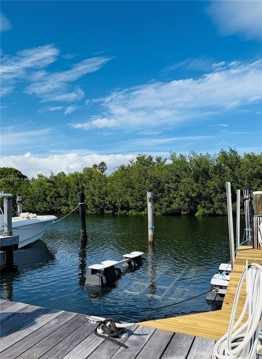6200 SW 152nd St #5, Palmetto Bay FL 33157