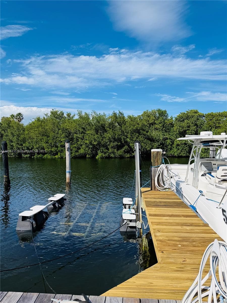 6200 SW 152nd St #5, Palmetto Bay FL 33157