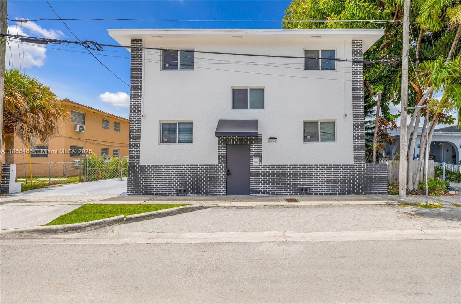 1028 SW 9th Ave, Miami FL 33130