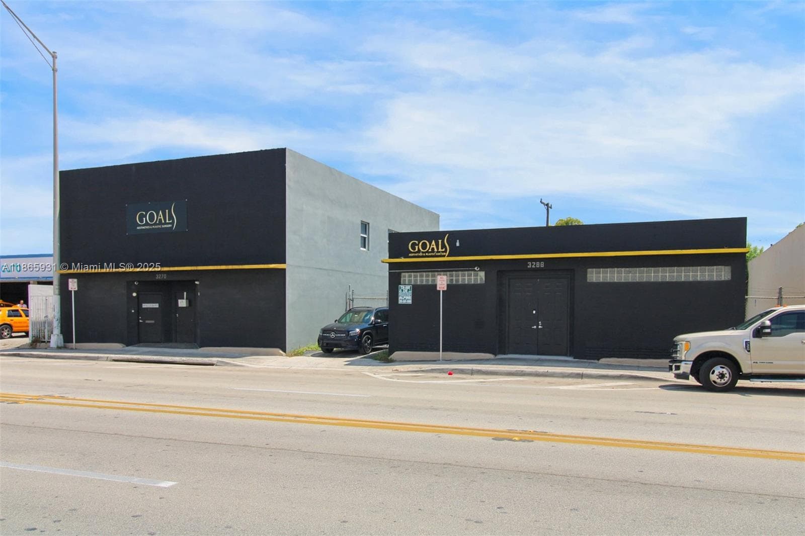 Assemblage of 3 lots for redevelopment and covered land plan.  Properties on NW 36th St are City of Miami zoned T6-8-O