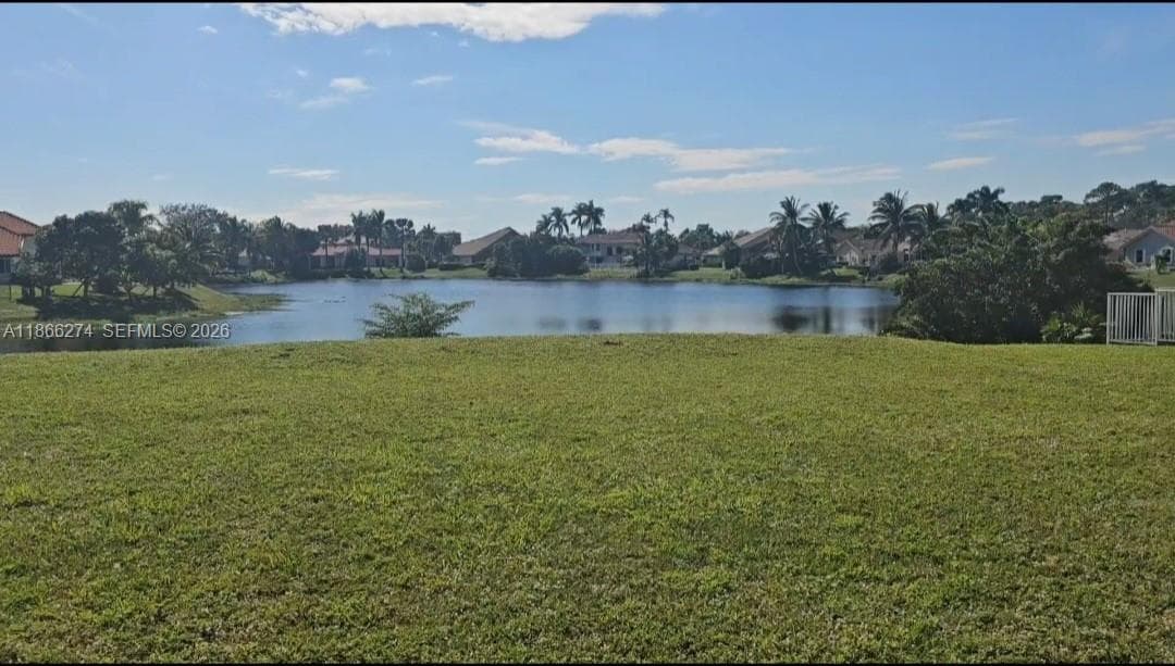 8280 NW 43 St, Coral Springs FL 33065