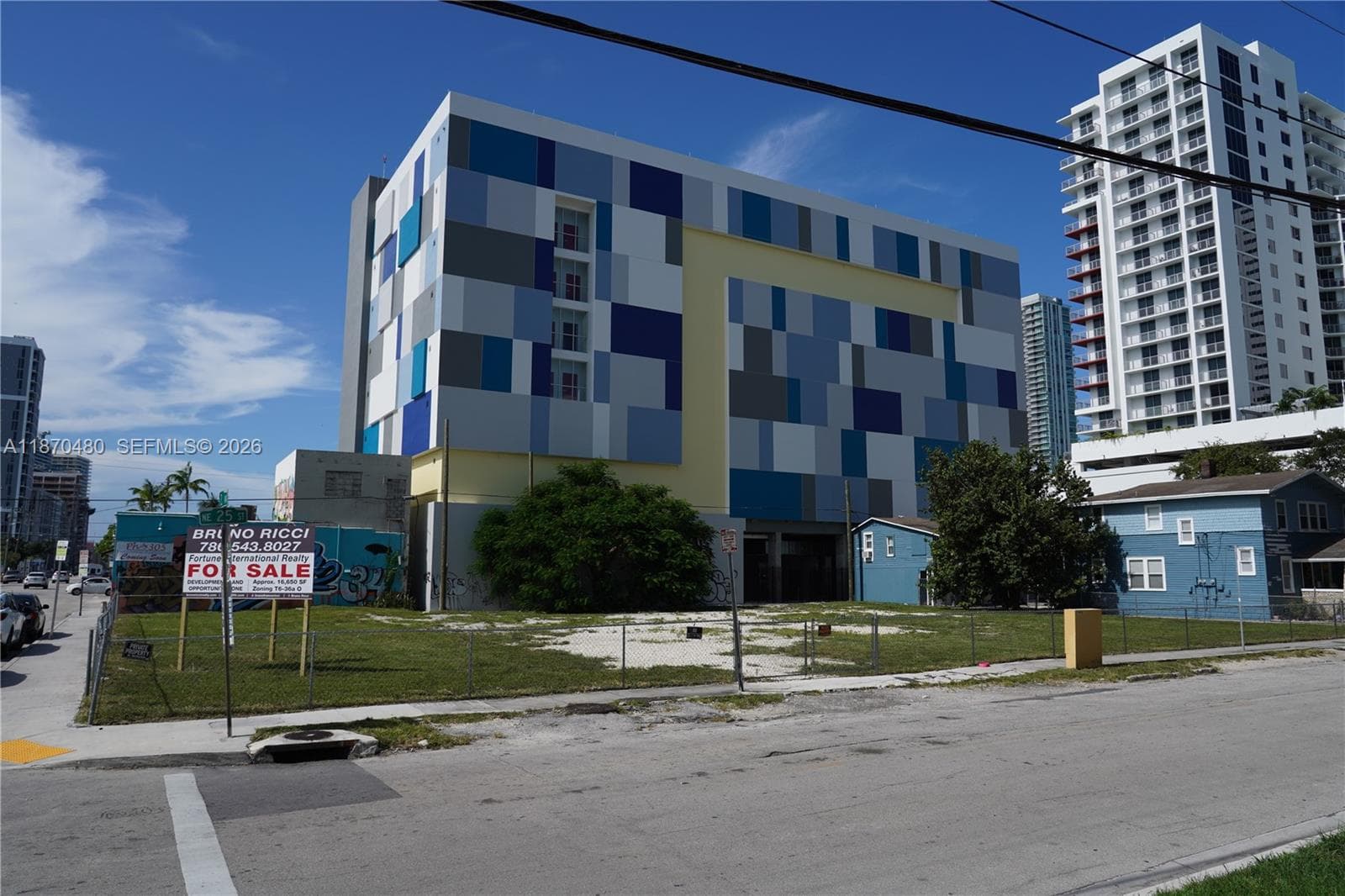 215 NE 25 STREET, Miami FL 33137