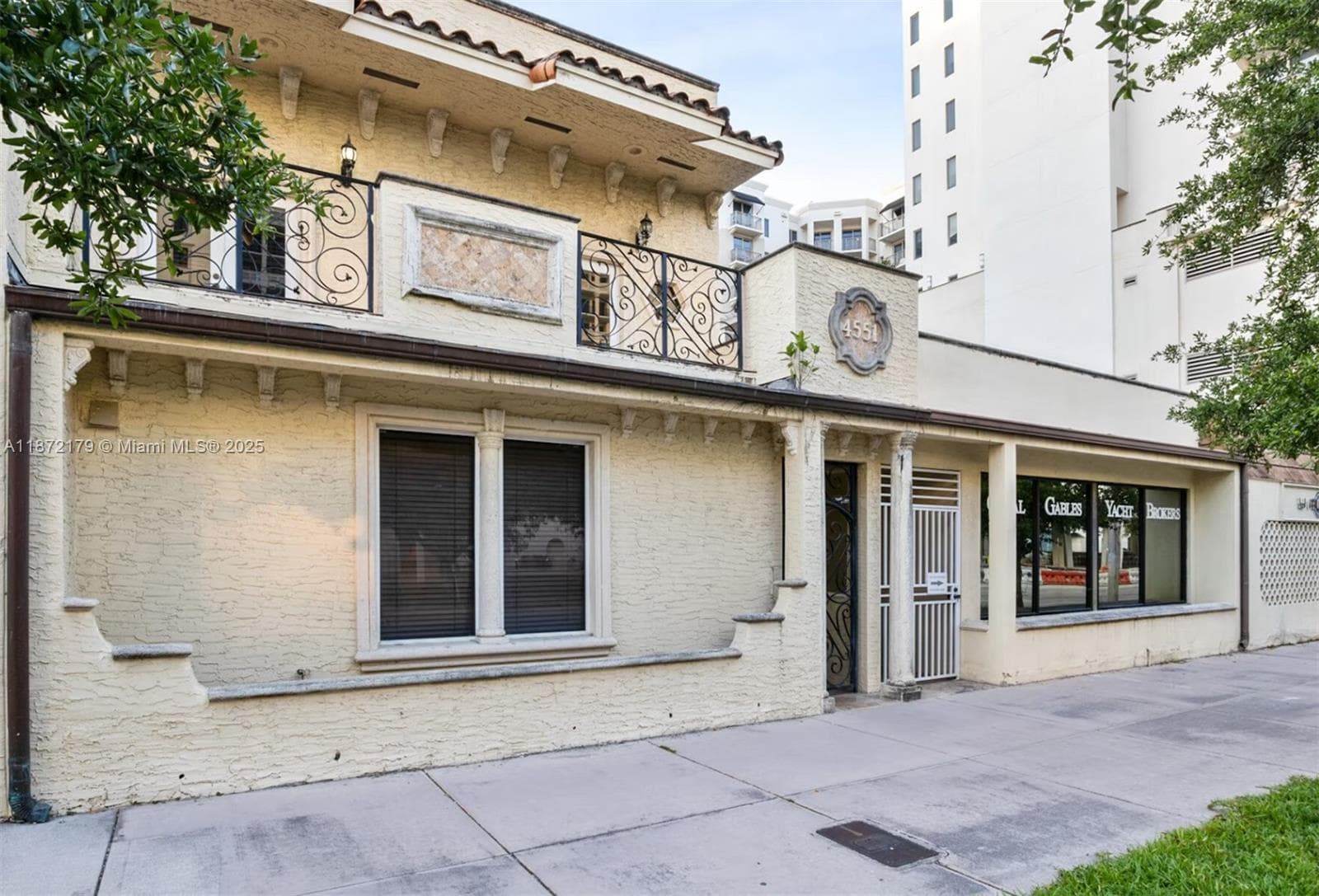 4551 Ponce De Leon Blvd, Coral Gables FL 33146