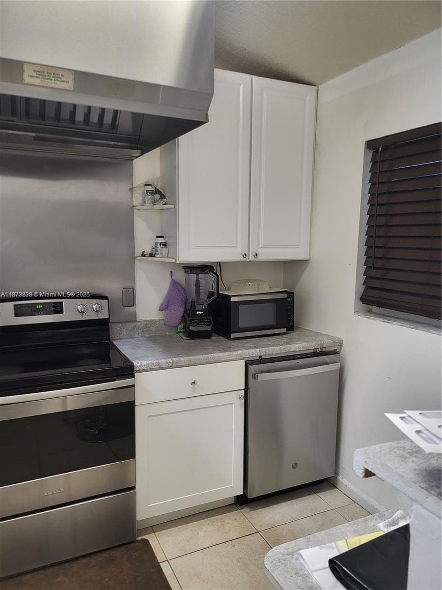 3621 NW 90th Ter, Sunrise FL 33351