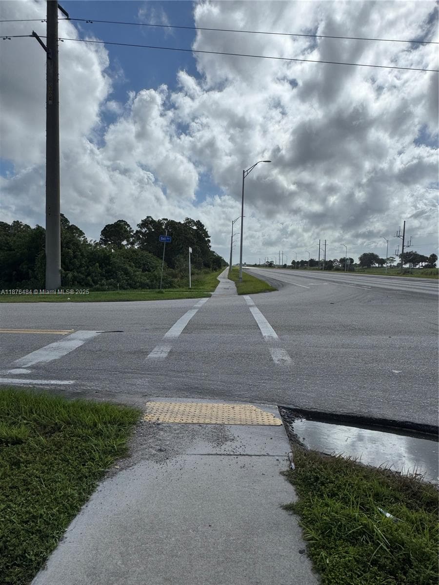 861 BARCIA, Lehigh Acres FL 33974