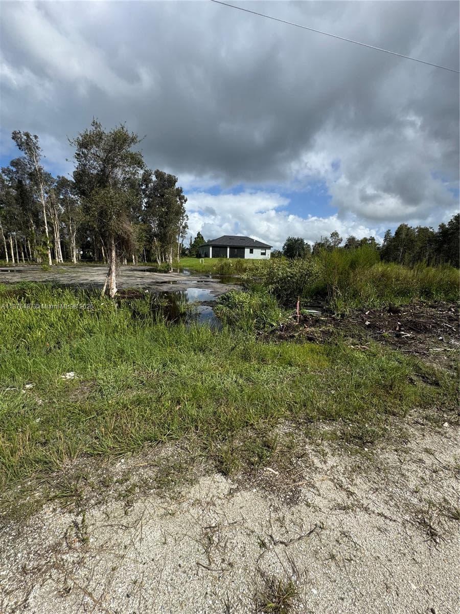 1005 PORTLAND, Lehigh Acres FL 33974