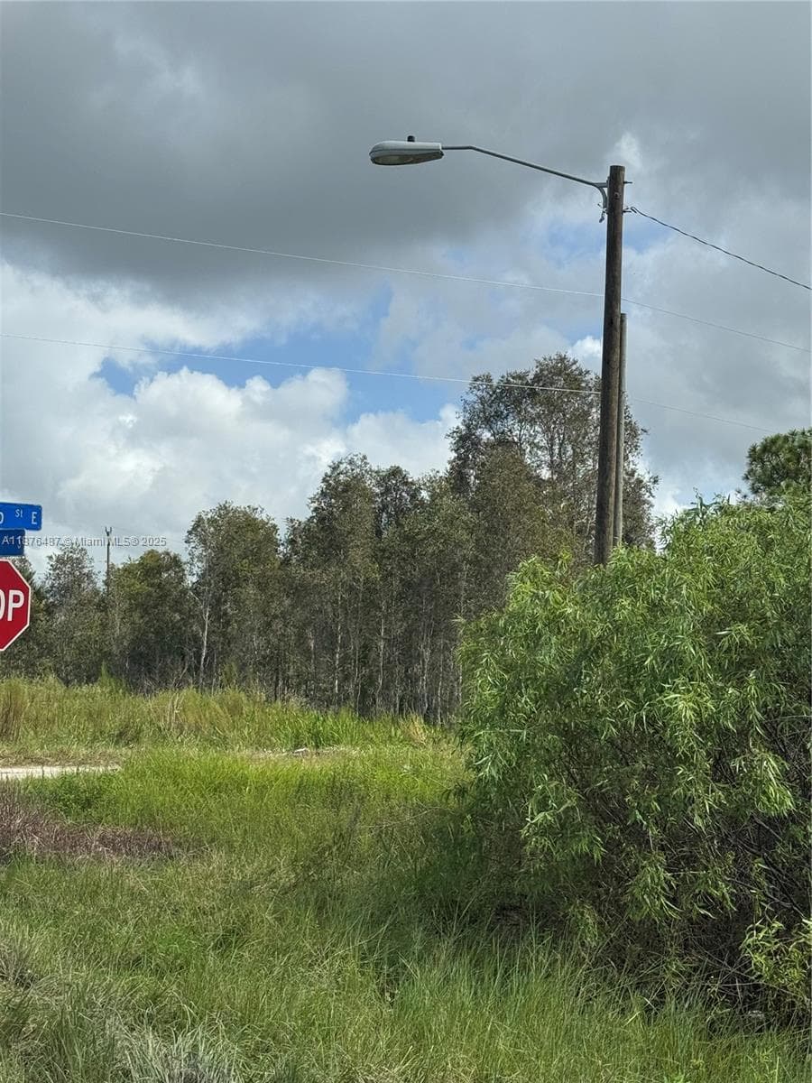 1005 PORTLAND, Lehigh Acres FL 33974