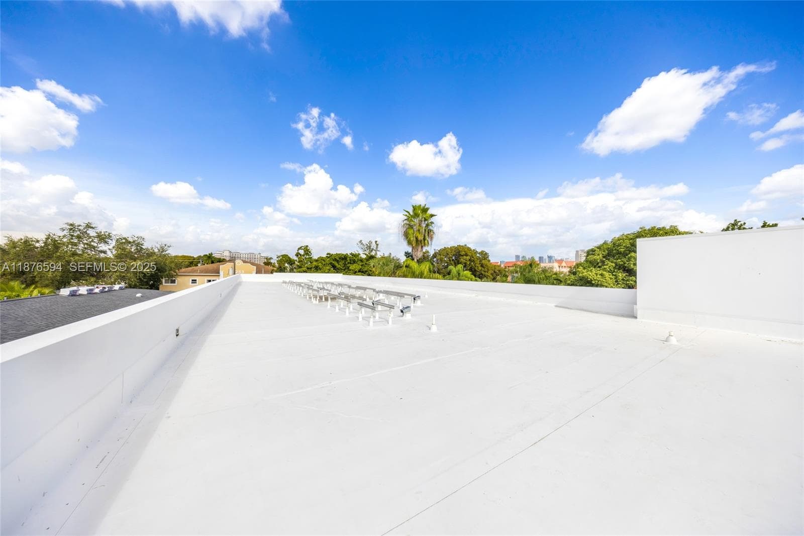 1254 SW 2nd St, Miami FL 33135