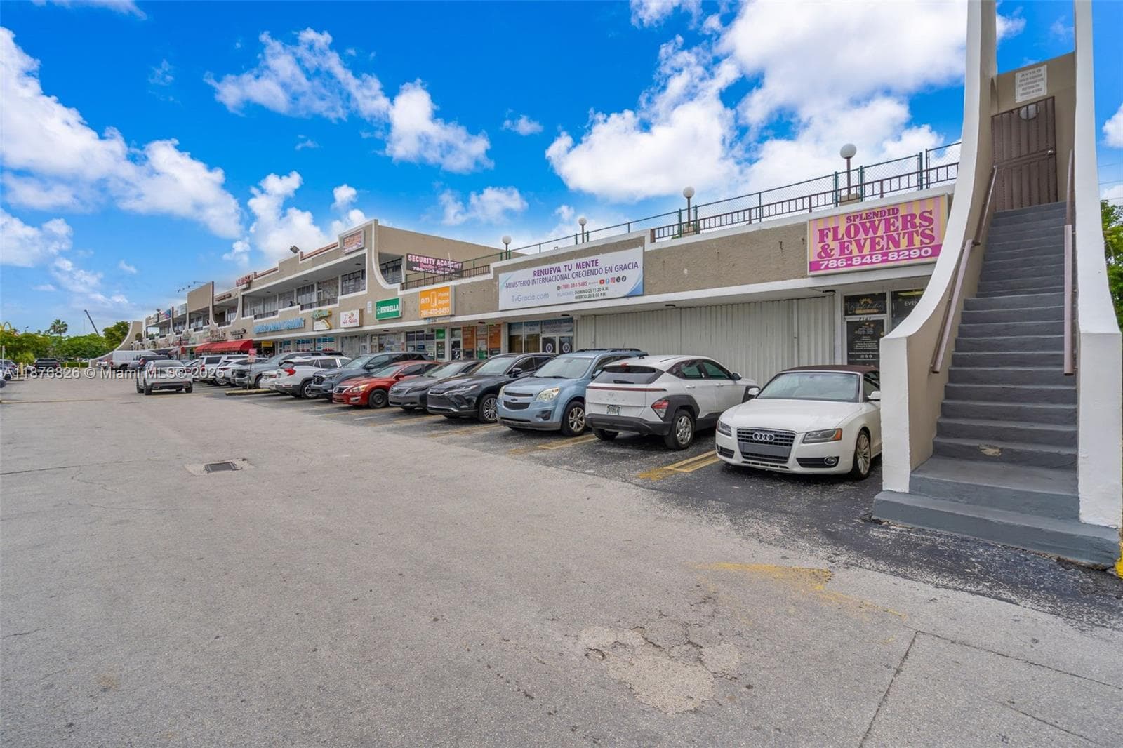 7147 SW 8th St, Miami FL 33144