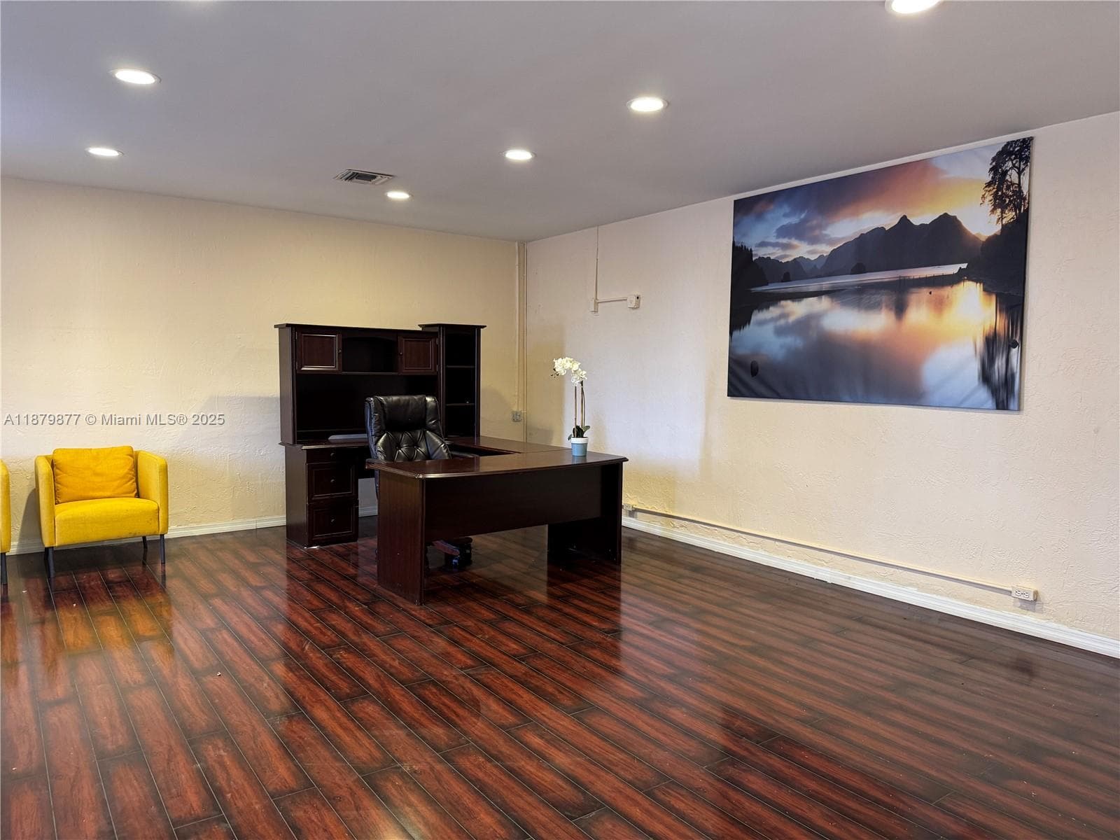 1605 NW 95th St, Miami FL 33147