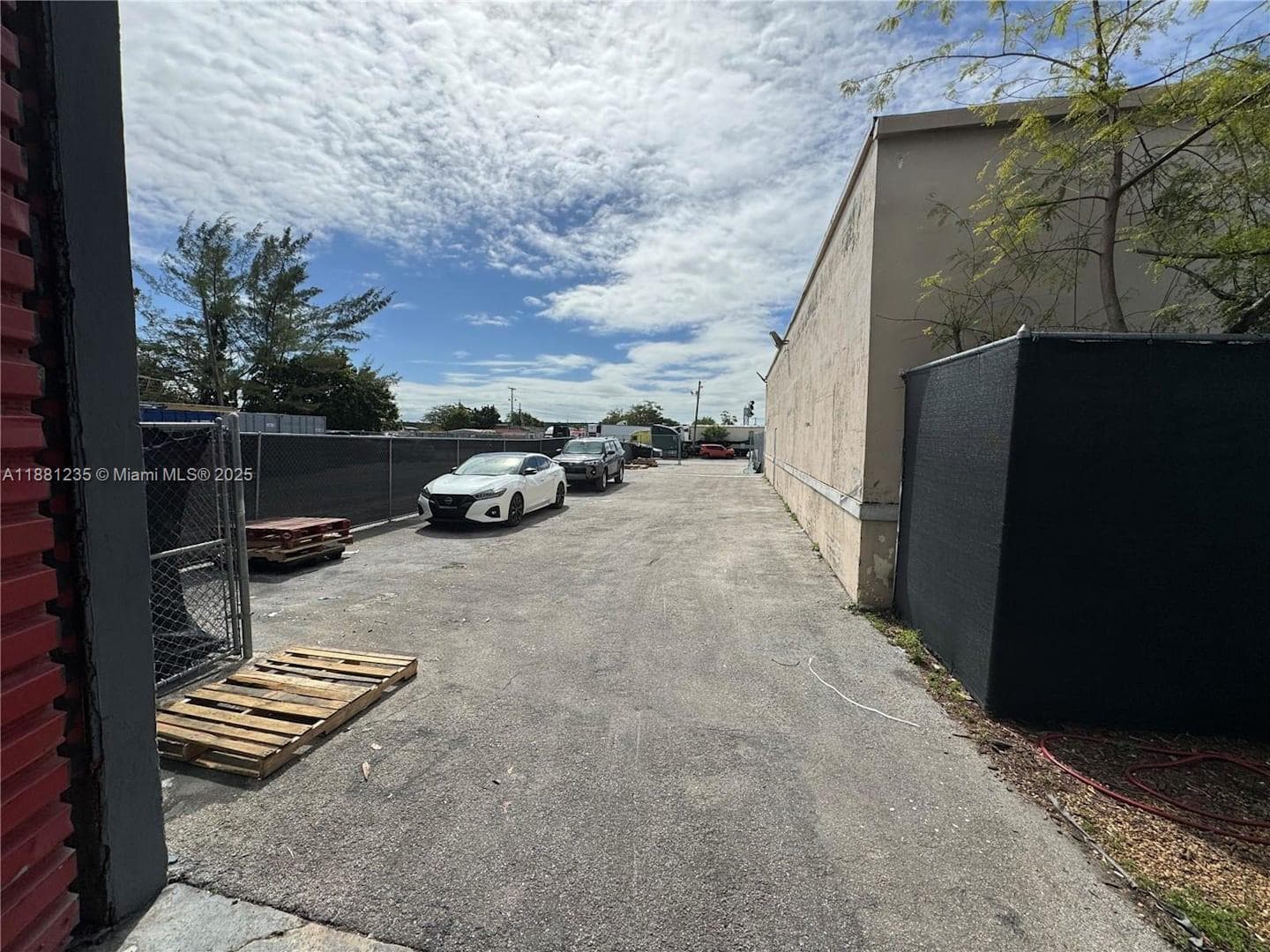 Miami, FL, 33147