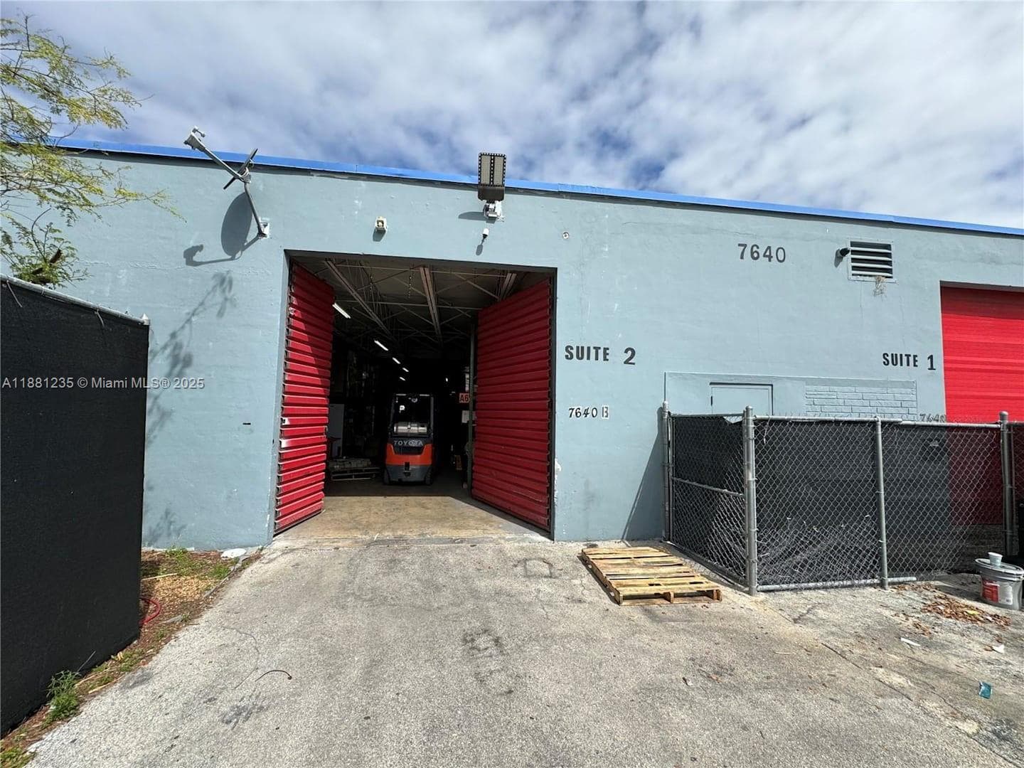 Miami, FL, 33147