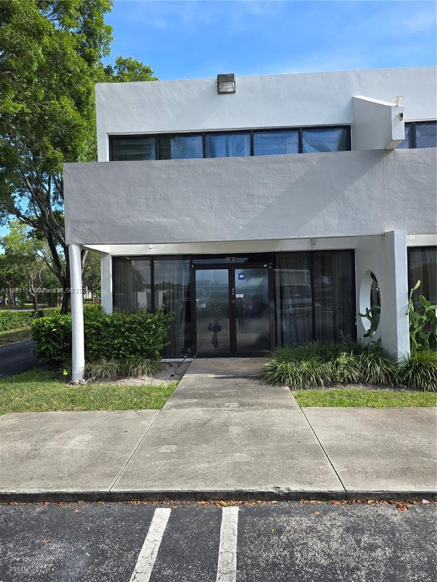 11917 W Sample Rd, Coral Springs FL 33065