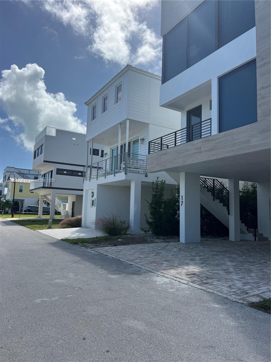 94825 Overseas Hwy, Key Largo FL 33037
