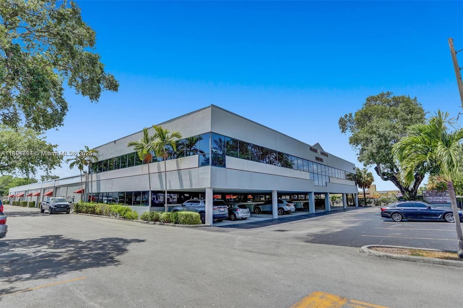 2870 Stirling Rd, Hollywood FL 33020