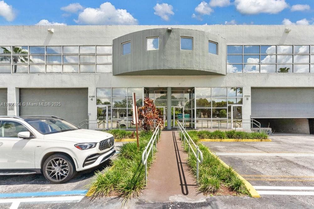 2201 NW 102nd Pl # 4A, Doral FL 33172