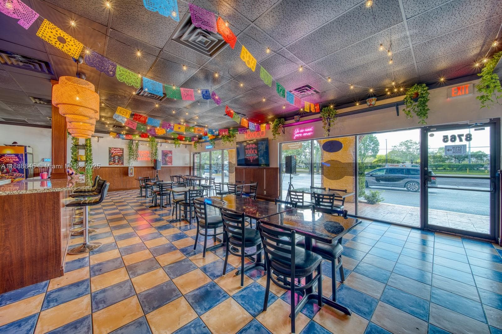 Restaurant and Bar For Sale On N Pine Island Road In Tamarac/Sunrise, Tamarac FL 33351