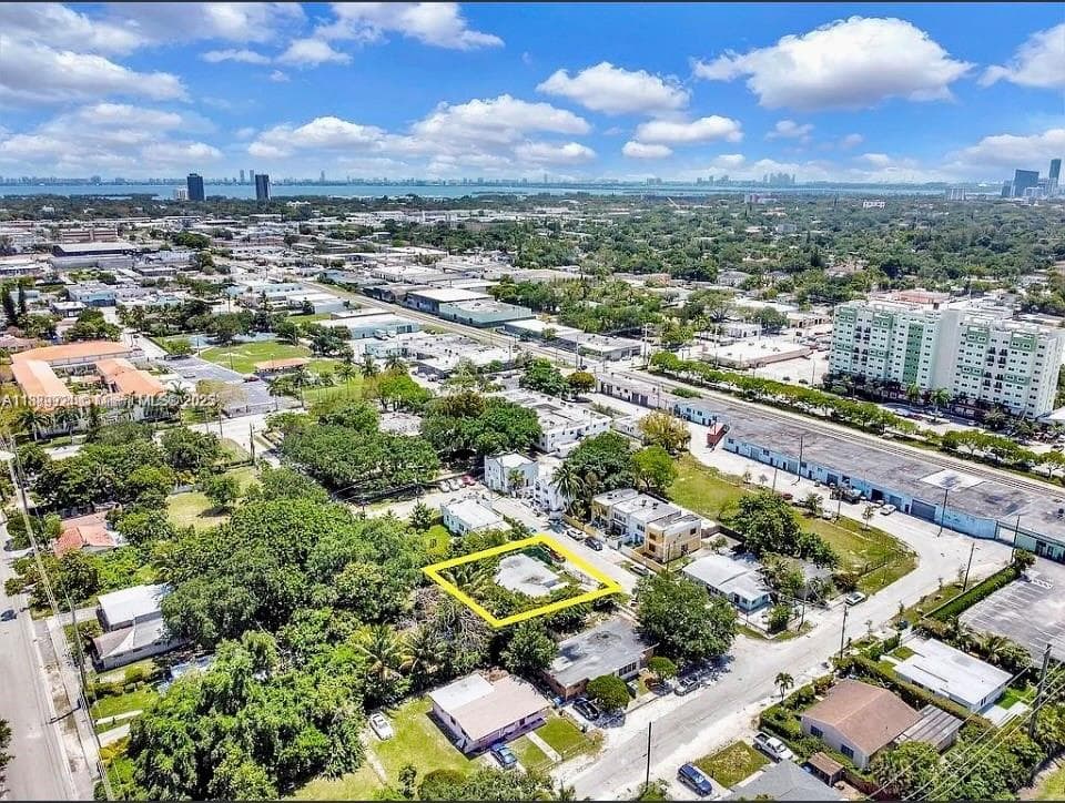 261 NW 73rd Ter, Miami FL 33150