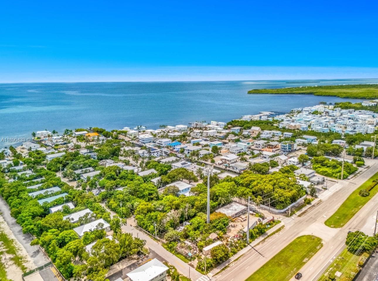 933 Lobster Ln, Key Largo FL 33037